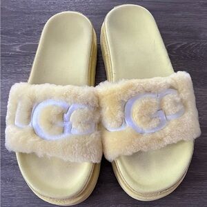 Womens UGG slides sz 10